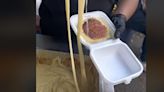 La esquina popular en donde se encuentra la arepa más quesuda de Colombia; son muy baratas