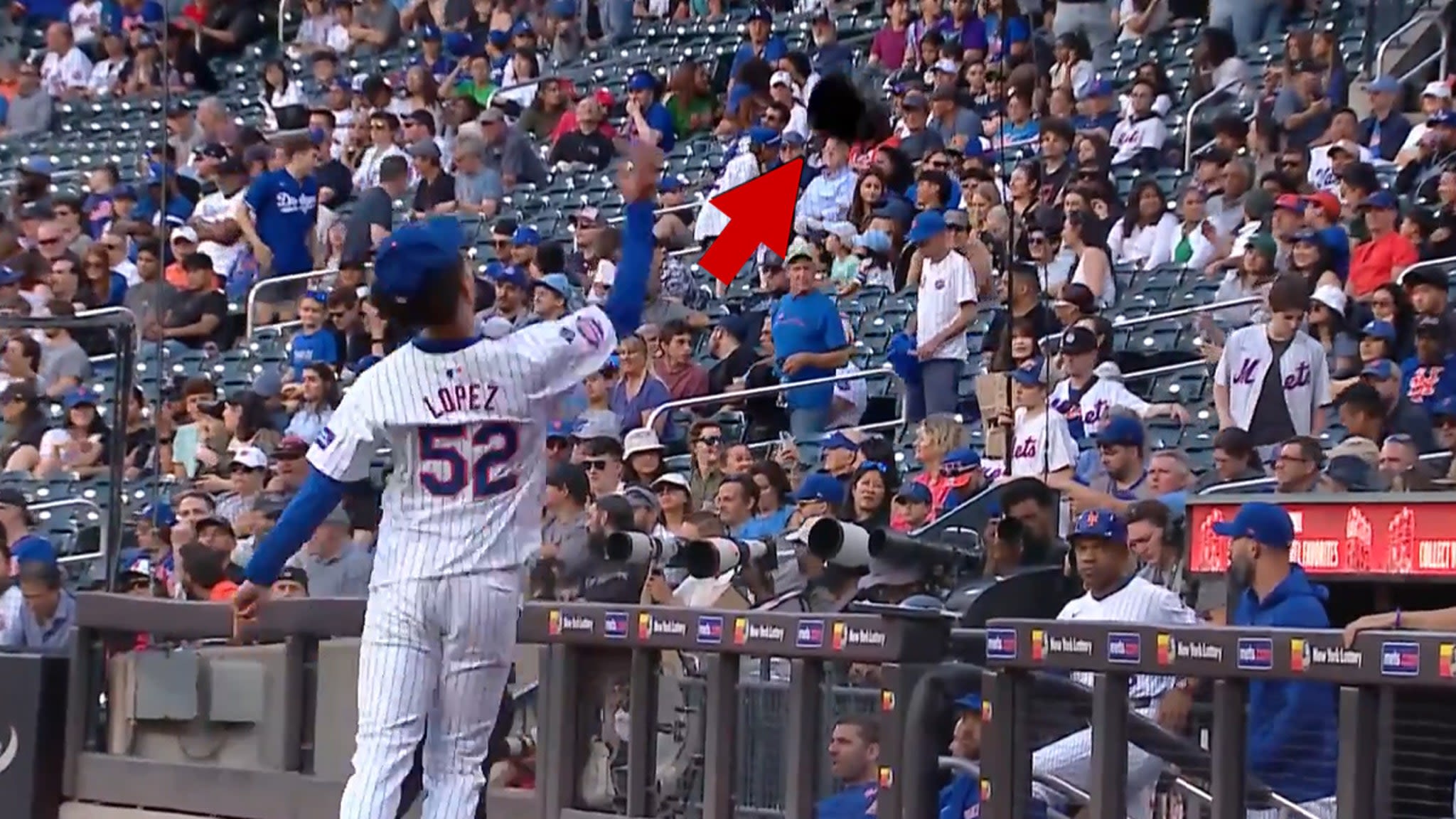 Mets' Jorge Lopez Throws Glove In Stands After Ejection, Calls Out Team