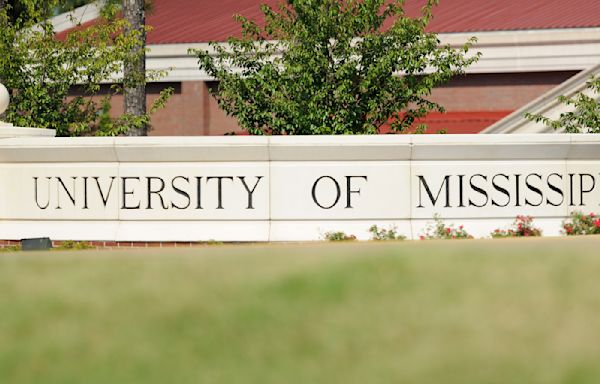 Ole Miss Student Kicked Out of Fraternity Over Racist Gestures at Protester