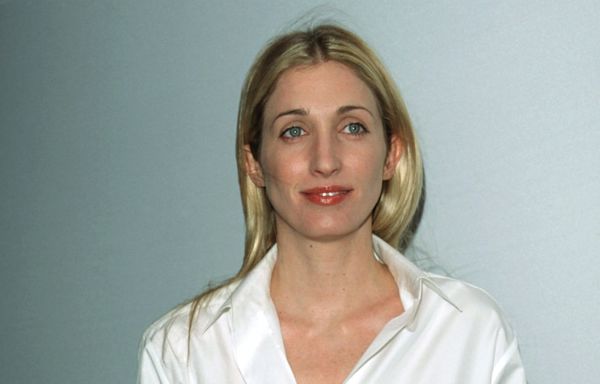 Carolyn Bessette-Kennedy book pays tribute to her 'warmth' 25 years after death
