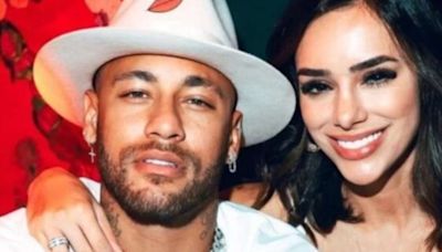 Neymar registra momento família com Biancardi e Mavie