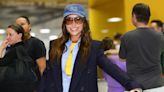 Sabrina Sato surge estilosa em aeroporto antes de embarcar para o Japão