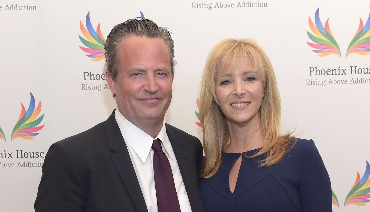 Lisa Kudrow says she’s rewatching Friends to remember Matthew Perry