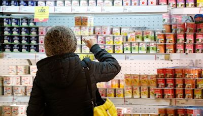 Las medidas de los supermercados para reducir el desperdicio alimentario: en 2023 se donaron más de 2 mil toneladas para consumo humano - La Tercera