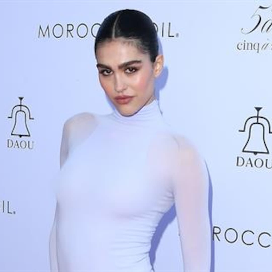 Amelia Gray Hamlin Frees the Nipple in Her Most Modest Look to Date - E! Online