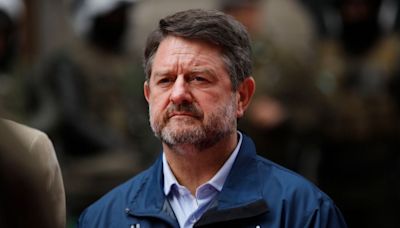 Gobernador Orrego se suma a acciones legales por prolongados cortes de luz y anuncia demanda colectiva contra Enel - La Tercera