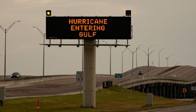 Texas coastal residents told to expect power outages, flooding