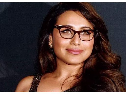 Kangana Ranaut's hairstylist slams Rani Mukerji's rude behaviour: 'She is such an angry girl...' | - Times of India