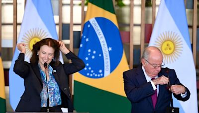 El Gobierno responsabilizó a la gestión de Alberto Fernández por la crisis del gas y negoció con Brasil para destrabar el pago