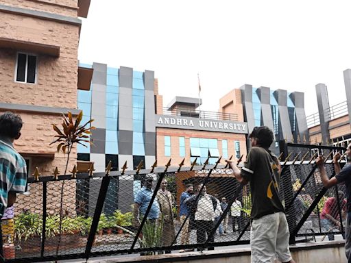 Iron barriers outside Andhra University Vice-Chancellor’s office removed in Visakhapatnam