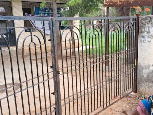 ‘Othakadai veterinary hospital remains closed even during working hours’