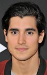 Henry Zaga