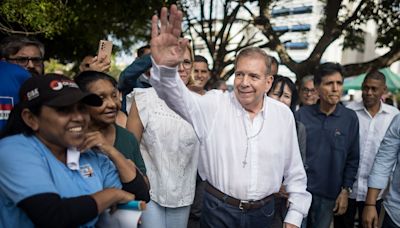 Inhabilitados 10 alcaldes opositores en Venezuela después de mostrar su apoyo a Edmundo González