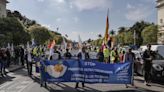 Una tractorada atasca València para pedir soluciones al campo