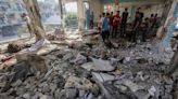 Israel vuelve a bombardear el campo de refugiados de Nuseirat y mata a su alcalde