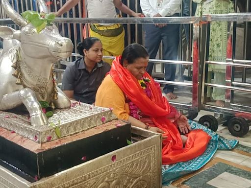 Madhya Pradesh: Former CM Uma Bharti Offer Prayers At Mahakaleshwar Temple In Ujjain
