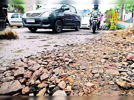 Poor Road Conditions Plague Commuters in Prayagraj | Allahabad News - Times of India