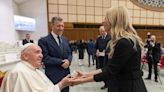 Fabiola Yáñez se encontró con el papa Francisco en un evento antibullying