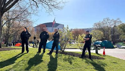 Un centenar de detenciones en una universidad de Boston, pero el movimiento de estudiantes propalestinos continúa en EE. UU.