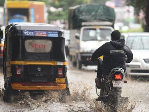 Heavy rainfall in Delhi brings relief from humidity, IMD predicts more showers | Watch | Today News