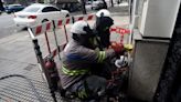 Malestar y quejas de usuarios de Caballito, Flores y Parque Chacabuco por los frecuentes cortes de luz