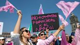 Masiva “marcha rosa” en México para proteger la democracia ante los avances del gobierno sobre la justicia electoral