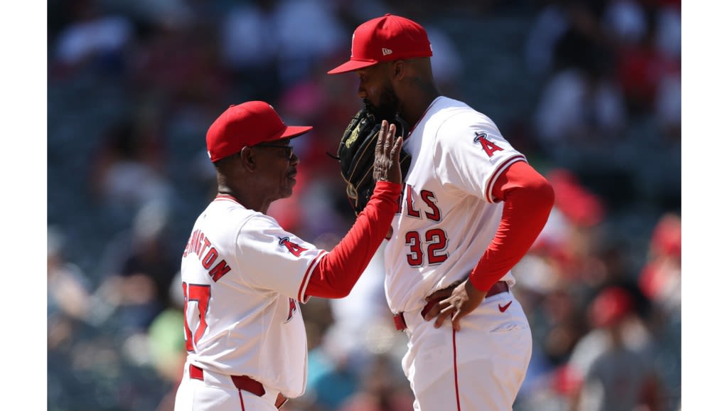 Angels manager Ron Washington likes to deliver messages to pitchers personally