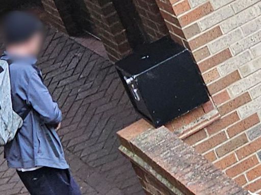 Burglar given second chance after carrying large safe through town centre