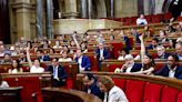El Parlament aprueba un nuevo reglamento que permite el voto a distancia de Puigdemont