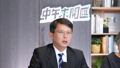 黃國昌哽咽稱和柯文哲｢無論如何都會同舟共濟｣網酸：主席別偷笑喔