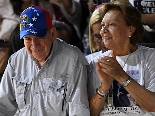 ¿Quién es Mercedes López, la esposa del candidato presidencial opositor Edmundo González Urrutia?