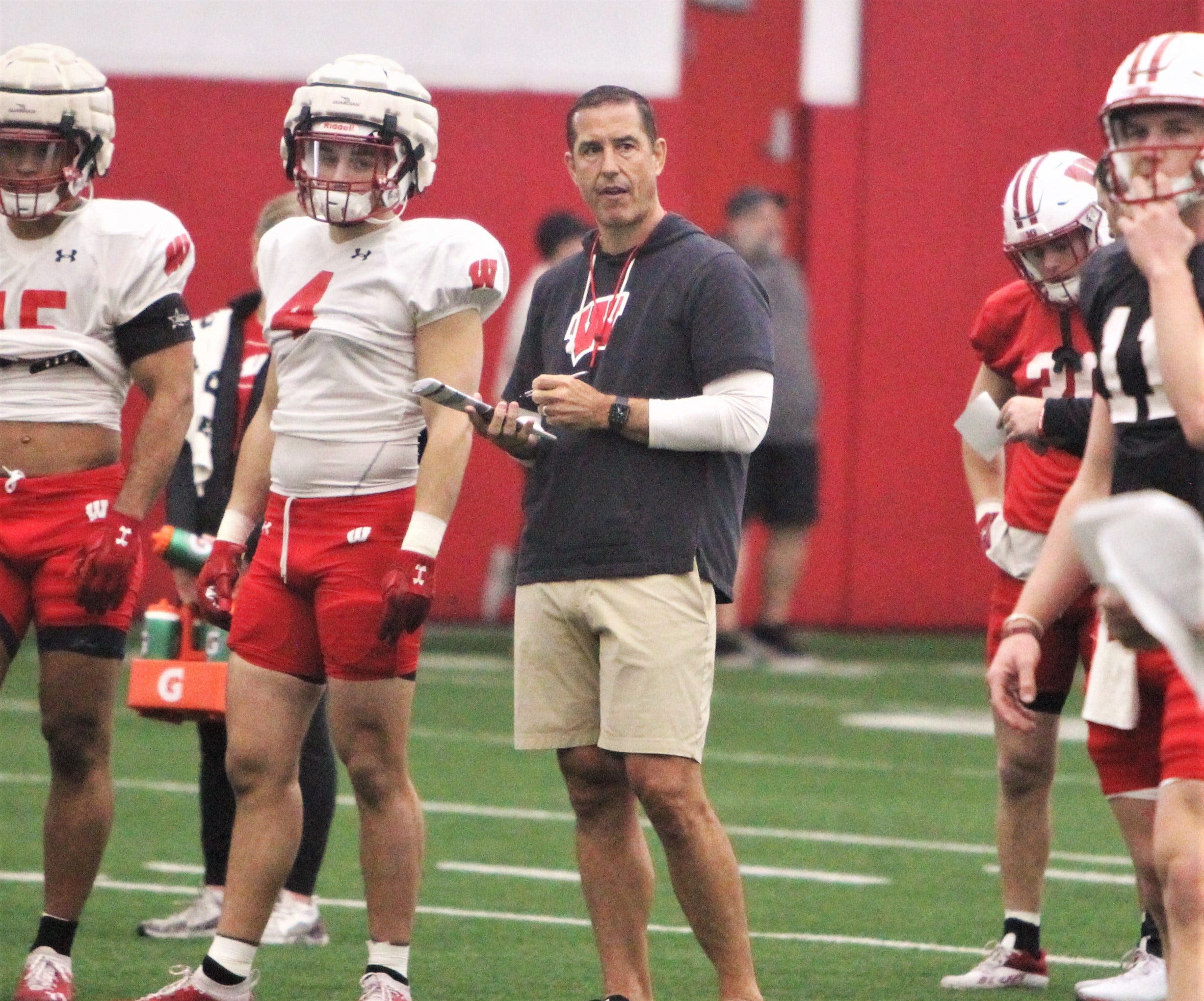 4 takeaways from Wisconsin's spring practice: QB Tyler Van Dyke has another solid practice