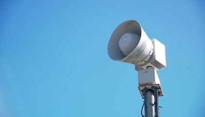 Why didn't Louisville's tornado sirens sound during severe weather on Fourth of July?