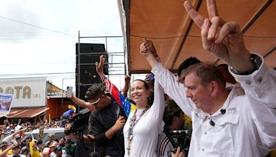 Una inhabilitada María Corina Machado sigue complicándole las cosas a Nicolás Maduro