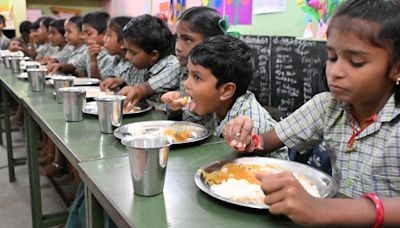 CM breakfast scheme extended to government-aided schools in various districts