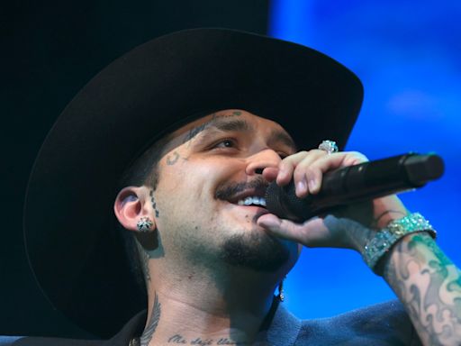 Revelan que Christian Nodal habría sido hospitalizado por la tensión que vive - El Diario NY