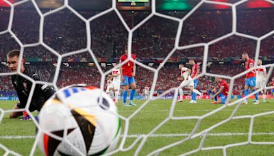 Um clássico e muitos favoritos: o que esperar das oitavas de final da Eurocopa?