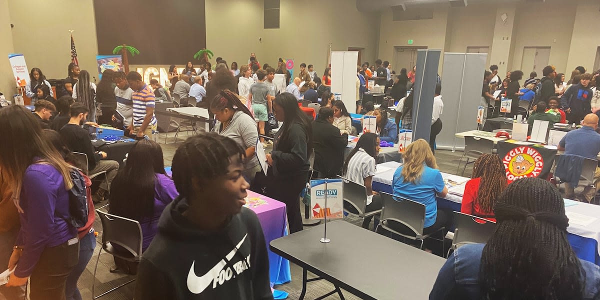 Summer job fair puts Tuscaloosa-area students in front of potential employers