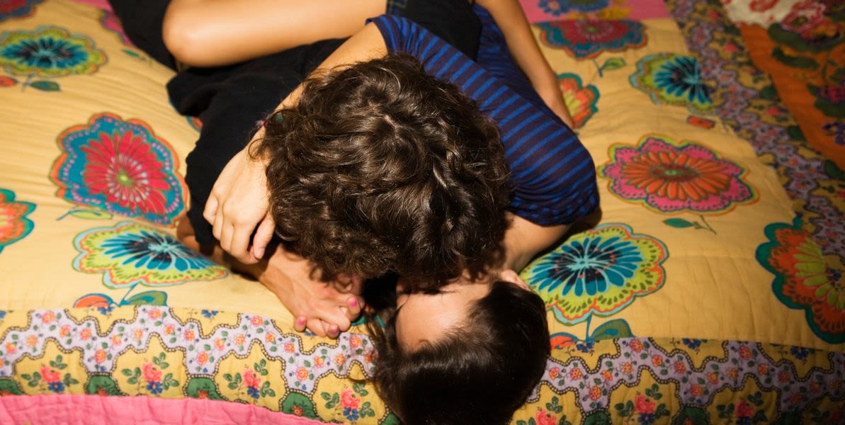 Why Experts Suggest You Have A Nightly Make-Out Session