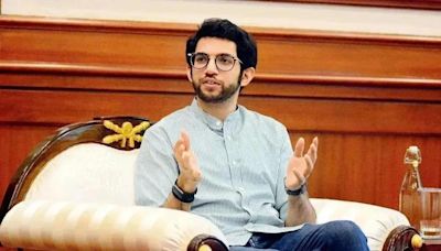 Mumbai rains: Aaditya Thackeray slams Maharashtra govt as video shows cops filling potholes