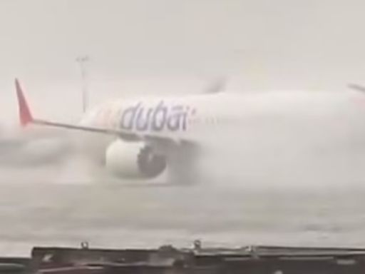 杜拜罕有暴雨成災水淹機場 阿聯酋航空停辦登機手續