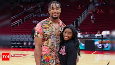 Simone Biles Rallies for Jonathan Owens as Chicago Bears Take the Field - Times of India