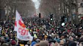 Los sindicatos vuelven a las calles de Francia para frenar la reforma jubilatoria de Emmanuel Macron