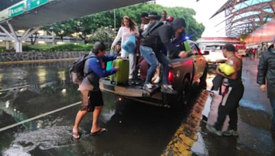 Así se inundó el AICM tras fuertes lluvias en CDMX | FOTOS