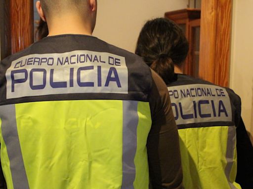 La Policía Nacional detiene a una mujer que estafó 5.000 euros a su suegra tras robarle su tarjeta bancaria en Málaga