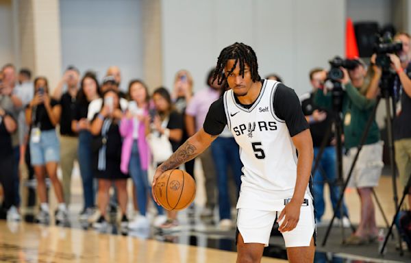 Spurs' Castle struts stuff in his Summer League debut