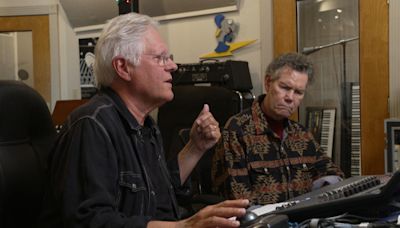 Randy Travis shocks industry with new AI-assisted track. How it happened