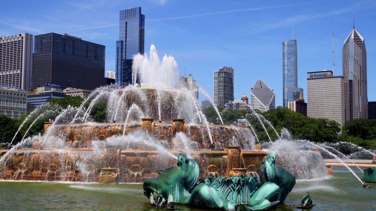 Buckingham Fountain comes to life with Switch on Summer event