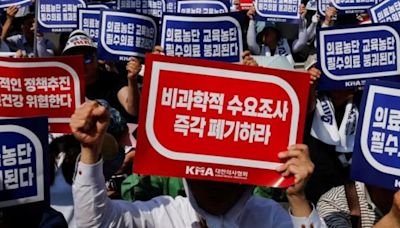 South Korea drops plan to suspend licenses of striking doctors