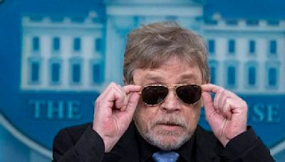 'Star Wars' actor Mark Hamill drops by White House for a visit with 'Joe-bi-Wan Kenobi'